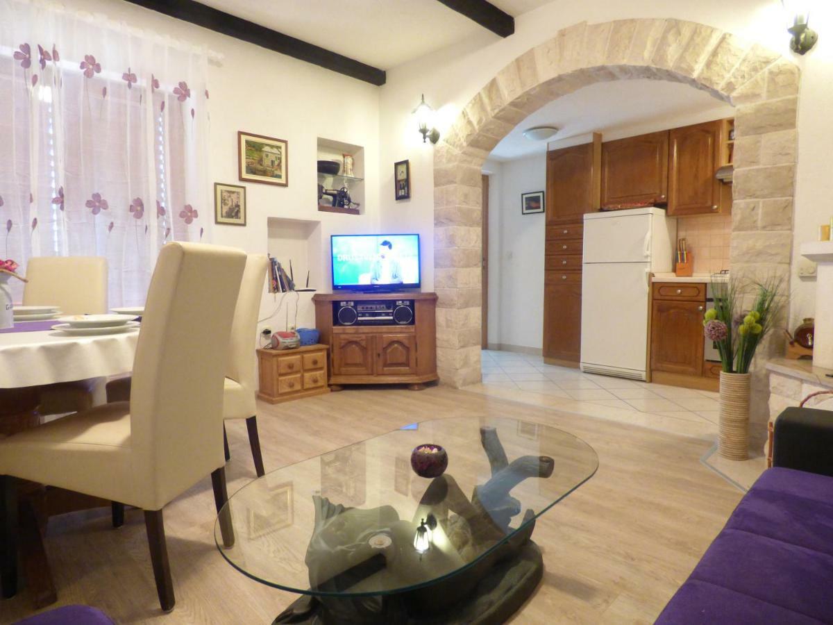 Apartments Rustica Макарска Екстериор снимка