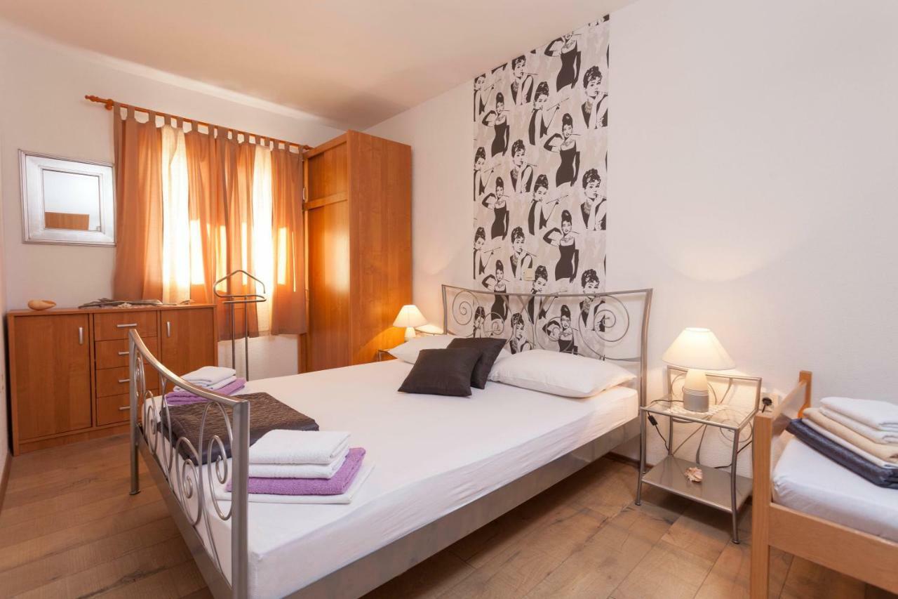 Apartments Rustica Макарска Екстериор снимка